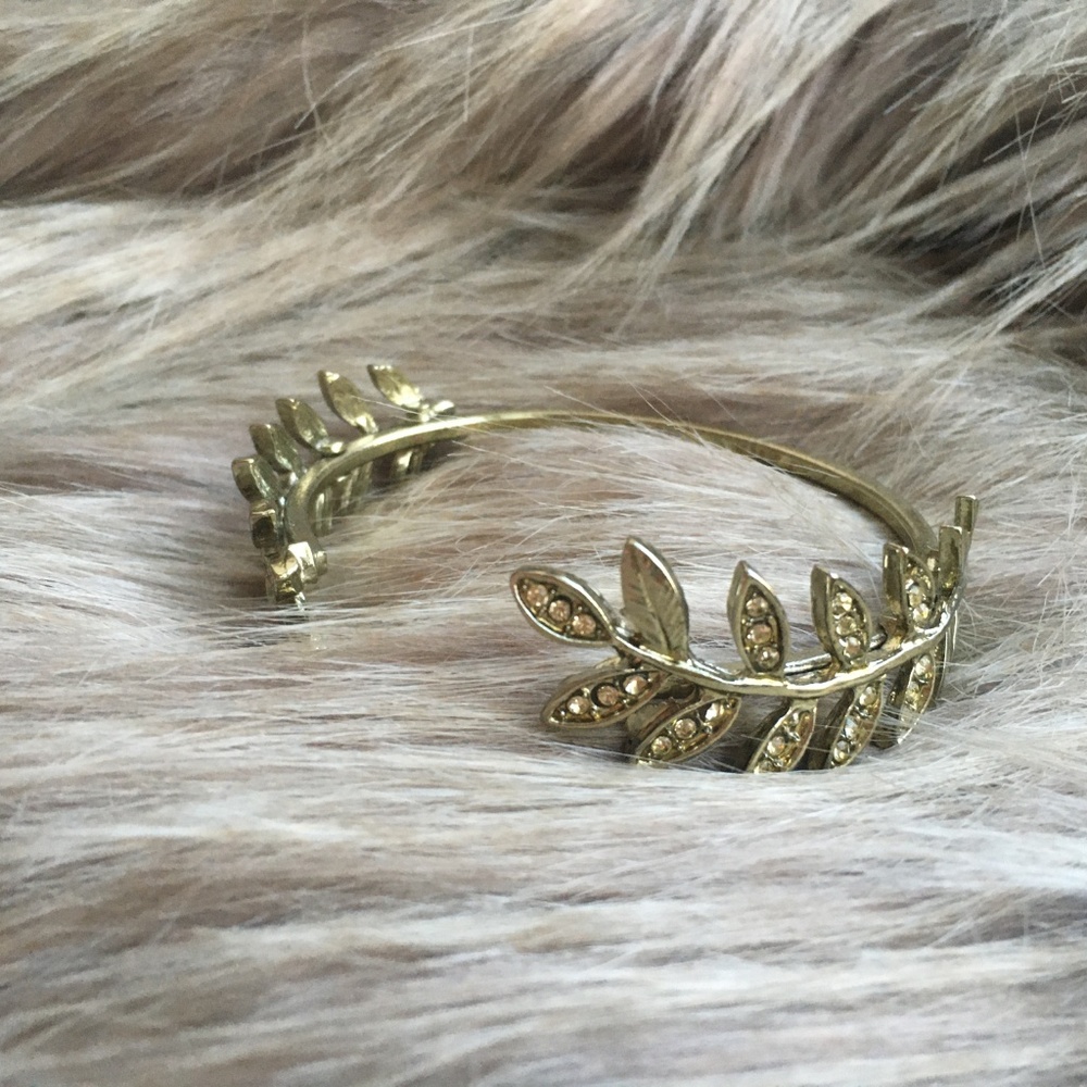 JustFab | Silver Color Leaves Bracelet - Picture 7 of 8